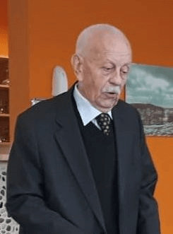 RNDr. Lubomír Klimek v krátkém projevu představuje přítomným nositele Zlaté medaile AQZ Otto Horského.